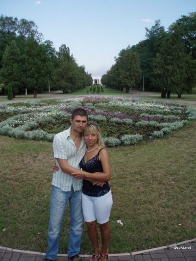 Красивая дама с привлекательной фигурой!