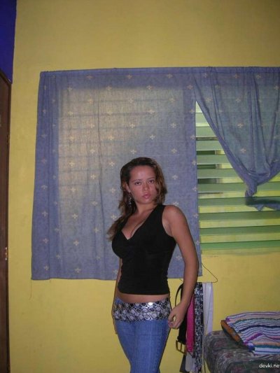 Натуральные снимки пышногрудой красотки для вашего удовольствия