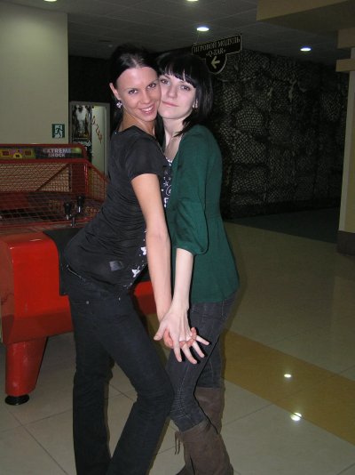 Подружки устроили парню горячий оральный сюрприз!