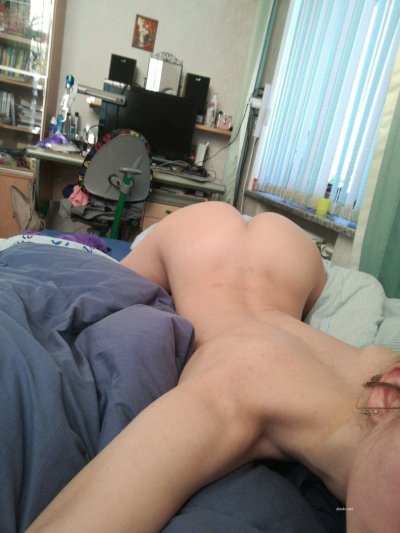 Нежная мурлыкающая милашка: развратные игры взрослых