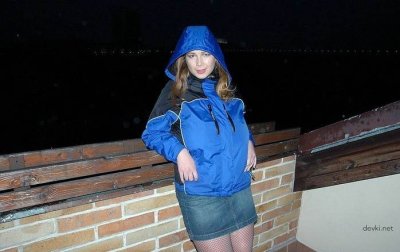 Сиськи у этой дамочки просто огромные!