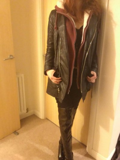 Огненная красотка в чулочках - новое видео!