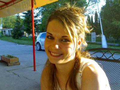 Сосу и облизываю член со всех сторон