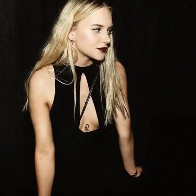 Искусные снимки обворожительной молодой леди