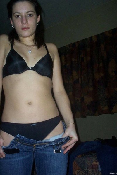 Извращенные фото сексуальной брюнетки напрягают