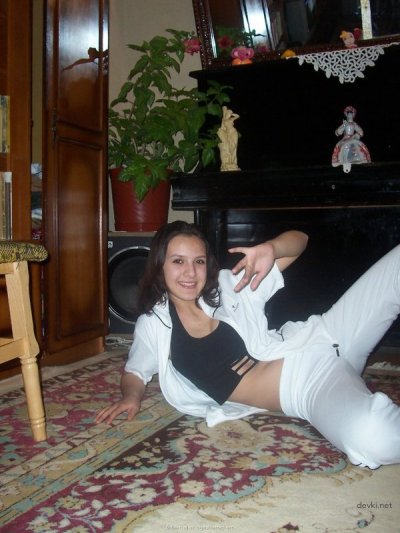 Деревенская красотка жаждет страстных интимных встреч