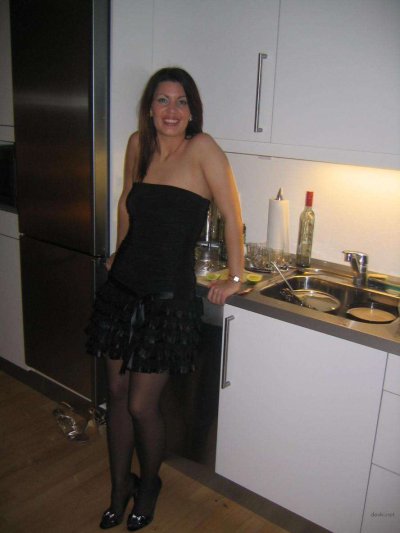 Жгучая красотка отдается без ограничений