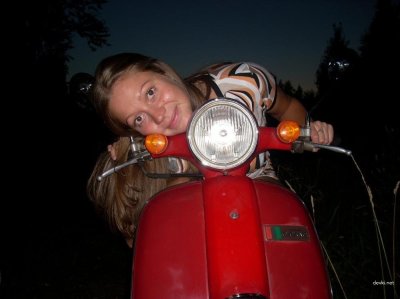 Обнаженная красотка с отличной попкой - новые фото!