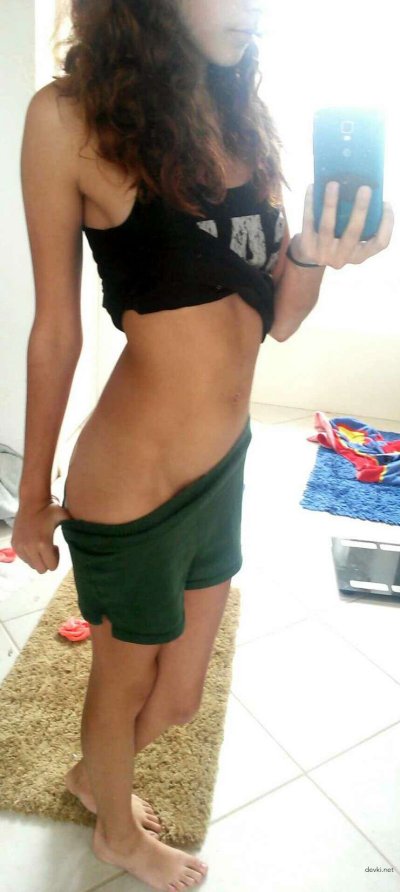 Пикантные снимки обнаженной красотки