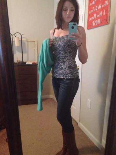 Голая шатенка во всей красе (часть третья)