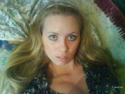 Девушка с великолепной грудью - неотразимый соблазн