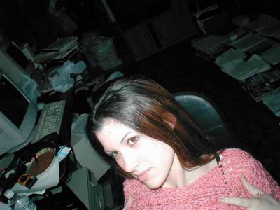 Снимает пилотку на камеру и трахается с подружкой