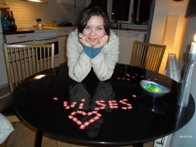 Чувак трахает алая киска