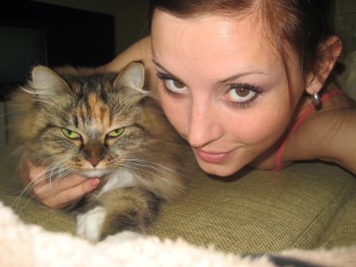 Очень застенчивая, но очень привлекательная