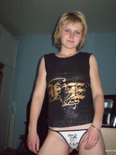 Отсосала член перед объективом