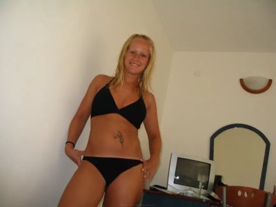 Сексуальные снимки обнаженной русой красавицы с пляжа