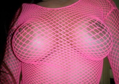 Шоколадка с обвисшей грудью сосет хер у парня