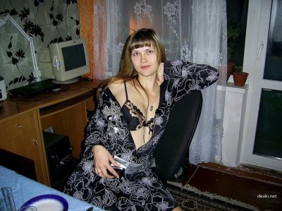 Ласковая супруга развлекается с собственной дырочкой