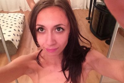 Раздеваюсь до гола! Сексуальное селфи девушки, завораживающее взгляды!