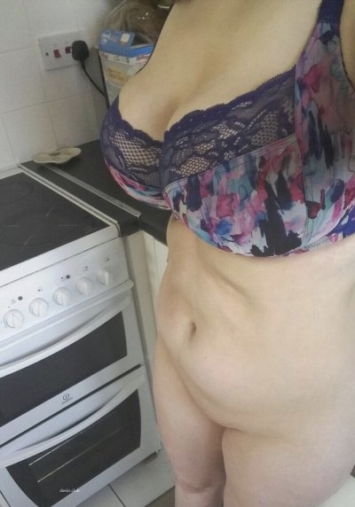 Объемные груди изобильной дамы