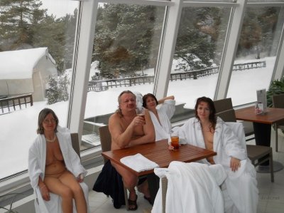 Домашний отдых: сиськи и попа молодой пары на фото