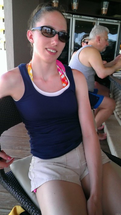 Снимает с красотки нижнее белье и занимается сексом