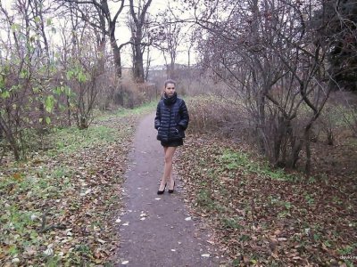 Пошли с подругой на прогулку: интересные приключения ждут!