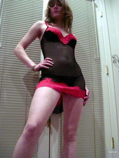 Выложила фотки своей киски на всеобщее обозрение