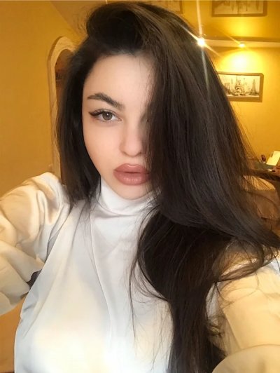 Пикантные снимки от обворожительной красотки: жаркие фото взрослой дамы