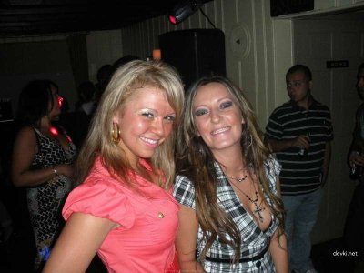 Оттрахал шикарную блондиночку на камеру