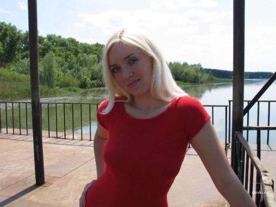 Изображения обнаженной светловолосой красотки