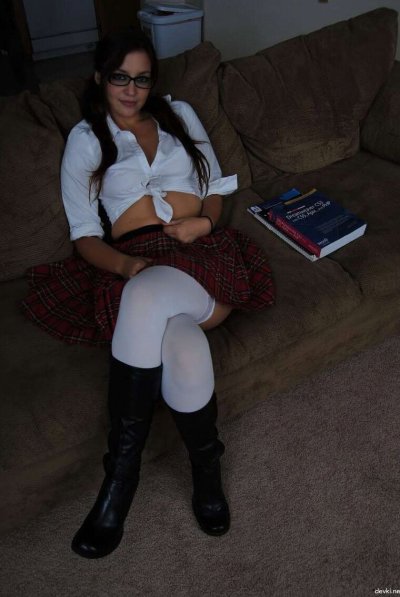 Фото горячей студентки: соблазнительные снимки полуголой девушки!