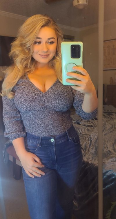 Привлекательная пышечка: эксклюзивные фото обворожительных форм бесплатно