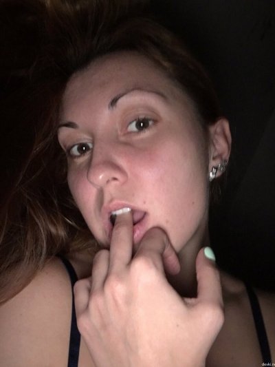 Отправила свои личные снимки