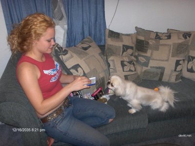 Мужчина дрючит лохматку до оргазма