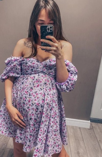 В ожидании счастья: беременная красотка жаждет страсти