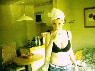 Интимные снимки жены: откровенные моменты только для тебя!