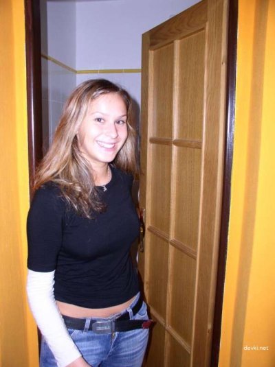 Изысканные фотографии горячей красотки в нижнем белье!