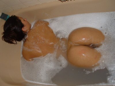 Девушка садится на член и наслаждается