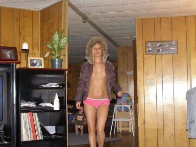 Девушка друга устраивает оральный сюрприз