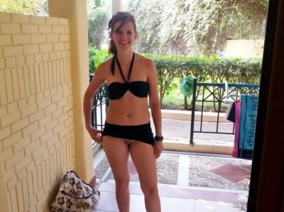 Пикантные снимки без трусов с отпуска