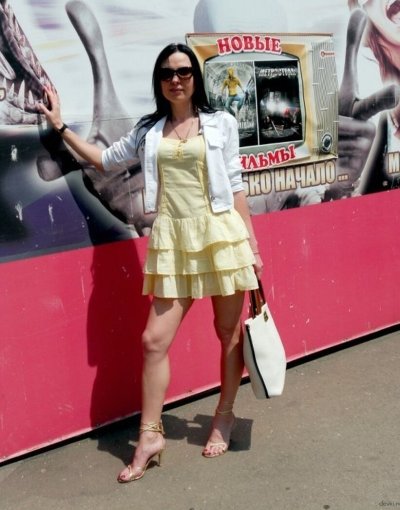 Соблазнительная дама демонстрирует свои очаровательные формы