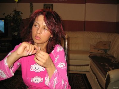 Пошалила с собой пальчиками: новые приключения на порно-сайте!