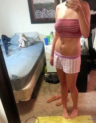 Обнаженные фото молодой ученицы - самофото, 18+