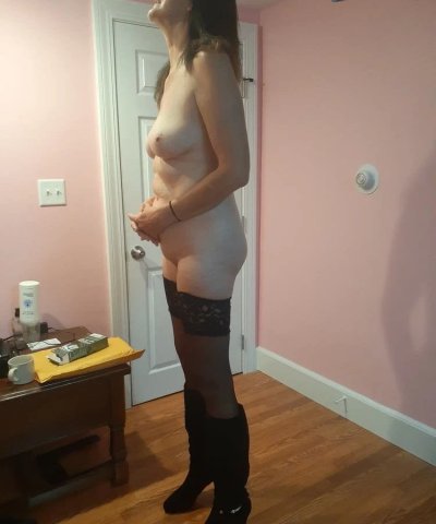 Пышная милфа в свои 50: горячее видео для взрослых