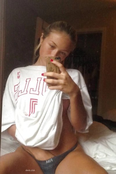 Горячая красотка с обворожительной фигурой ждет тебя!