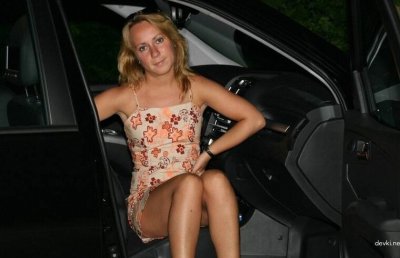 Интимные фото с партнершей под открытым небом