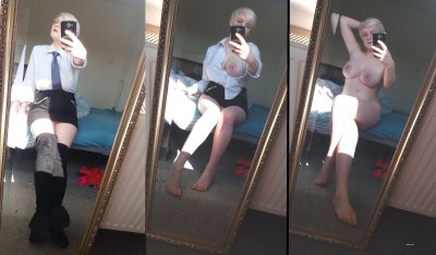 Соблазнительные фото от молодой блондиночки с короткой стрижкой