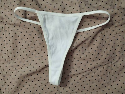 Показала свои нижнее бельё.