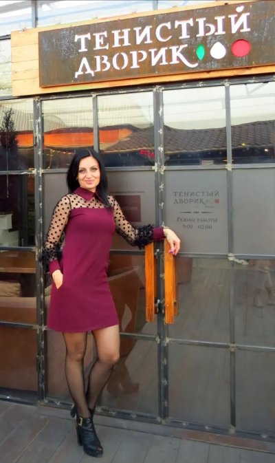 Развратная мамочка наслаждается отдыхом, наслаждается отдыхом